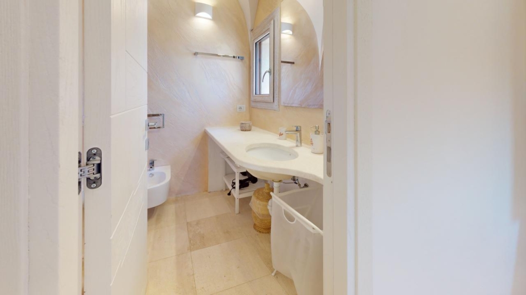 Villa-Lighthouse-6-Sardinia-Villa-Service-Bathroom